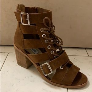 STEVE MADDEN WOMEN’S JACKSON LACE-UP SANDALS